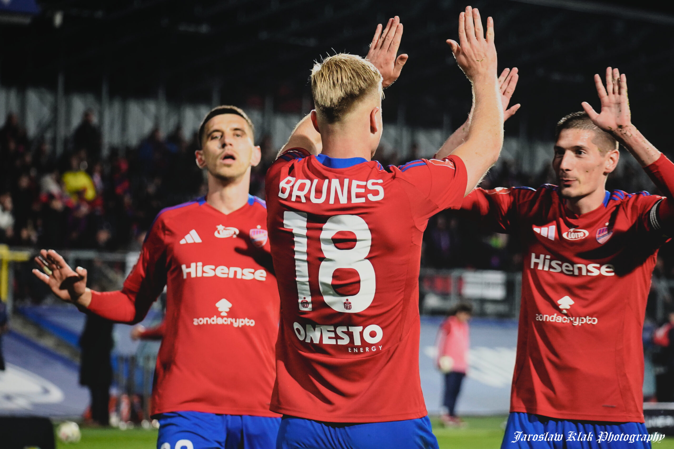 Brunes odobserwował Raków na Instagramie. Odejdzie z Rakowa?