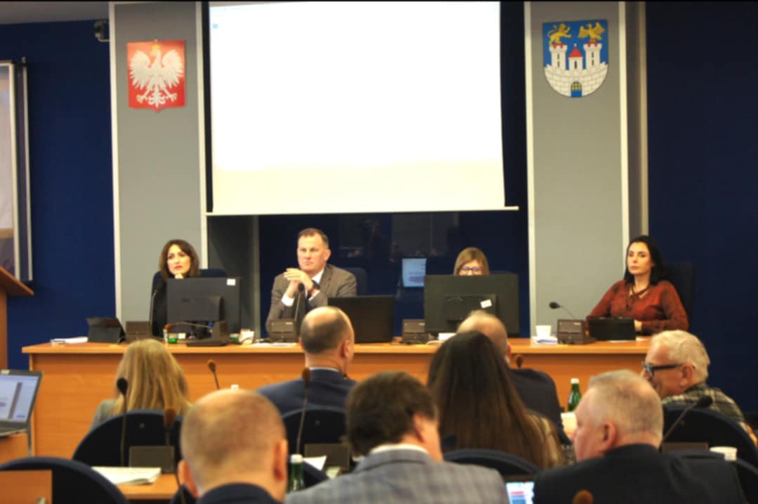 Mieszkańcy nie mogli oglądać sesji. "Zaczęły się teorie spiskowe"