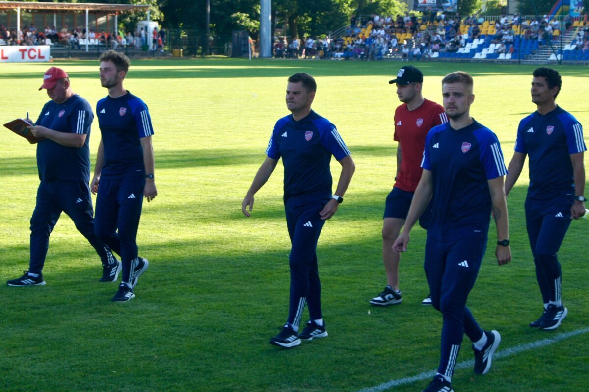 Pod odstrzałem. Raków II bez awansu. "Głęboko wierzę..."