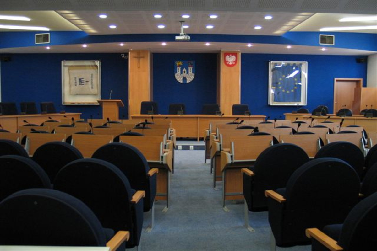 Kto na podium, kto dołuje? Procent głosowań radnych Częstochowy