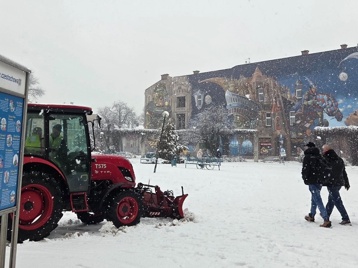 Częstochowa, zima, pług śnieżny, piaskarka